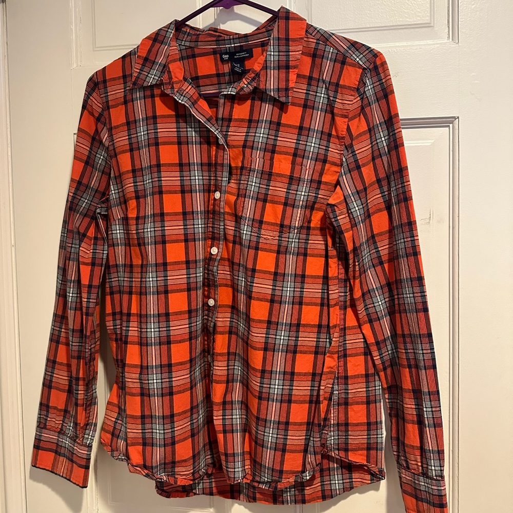 Women’s button-down